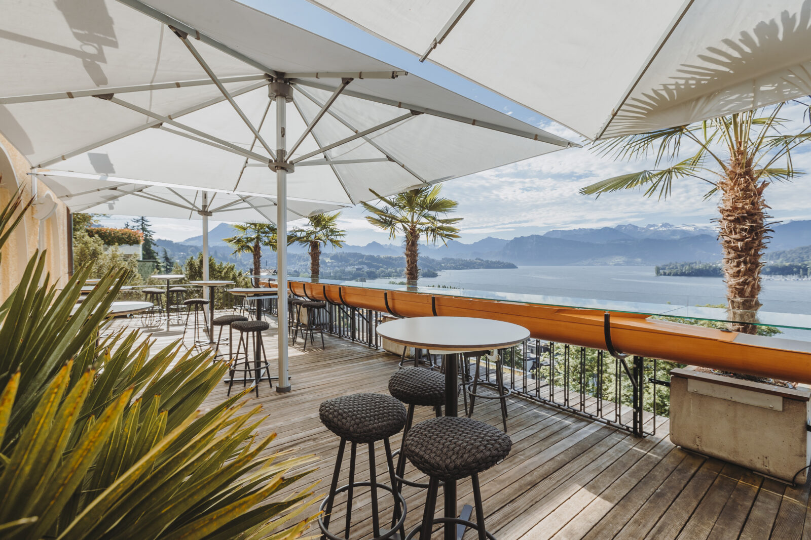 11 Hotel Montana Luzern Beach Club 1