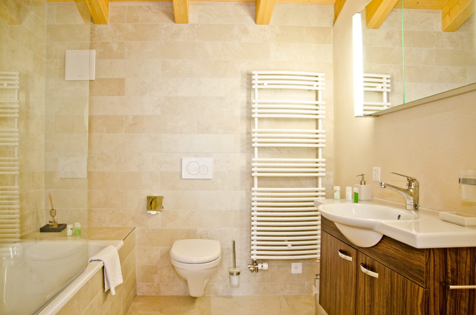 griwarent apartment silbersee grindelwald badezimmer1 180227 1.jpg 1
