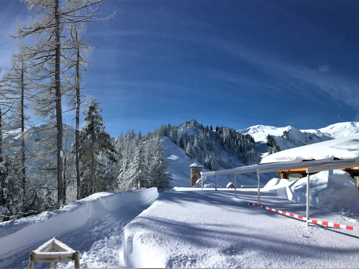 Lungern Turren Panorama Restaurant Turren Fotograf Paul Kaeslin Front